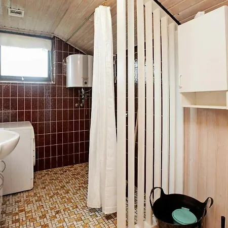 4 Person Holiday In L Kken بيت للعطل